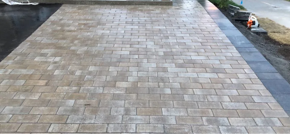 Stationnement résidentiel en pavé uni